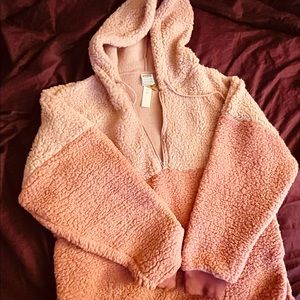 Varsity Sherpa Half Zip Pullover from Pink! Color: Damsel Pink! Size: XS!